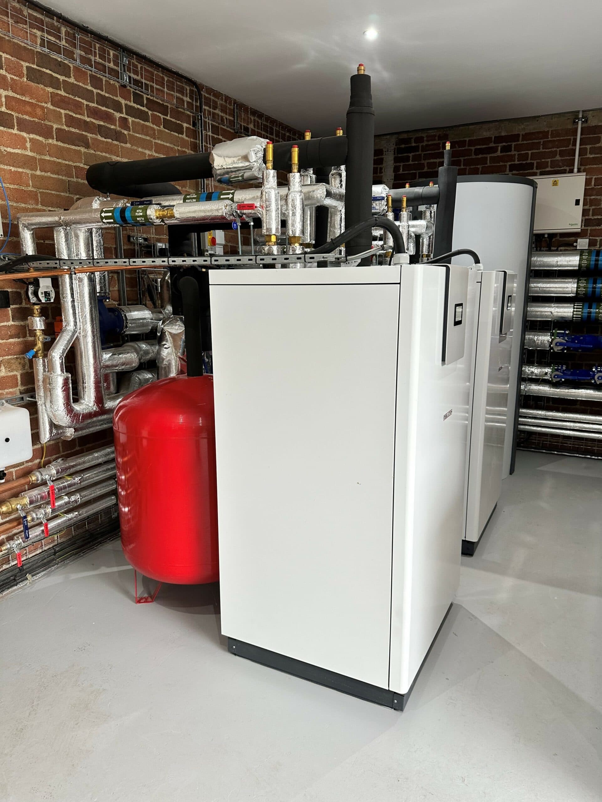 174kW GSHP System with Vertical Boreholes, Wiltshire